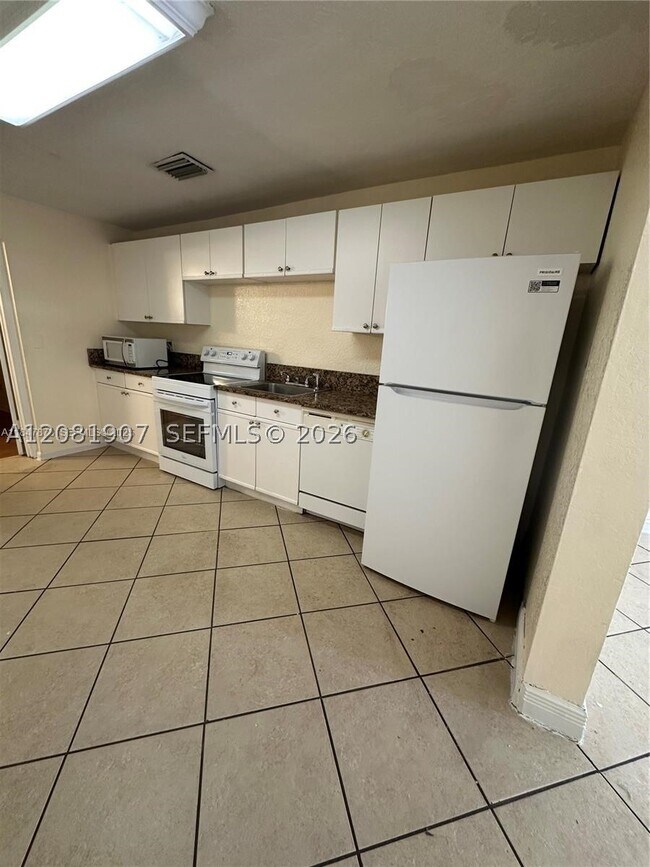 Foto del edificio - 4041 SW 50th St