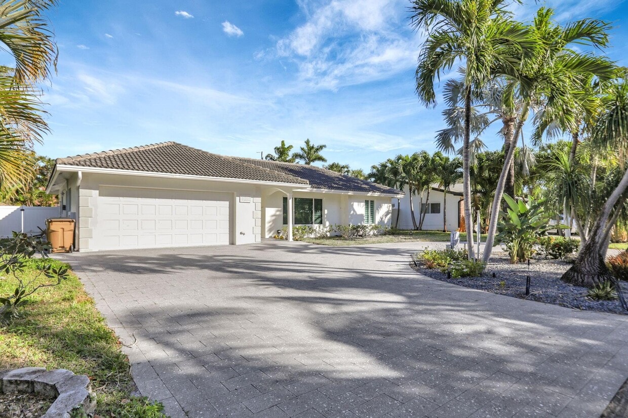 Foto principal - 1681 SE 4th Ct