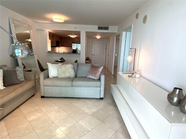 Building Photo - 2101 Brickell Ave