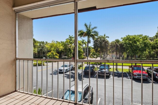 Building Photo - 13 Jacaranda Dr