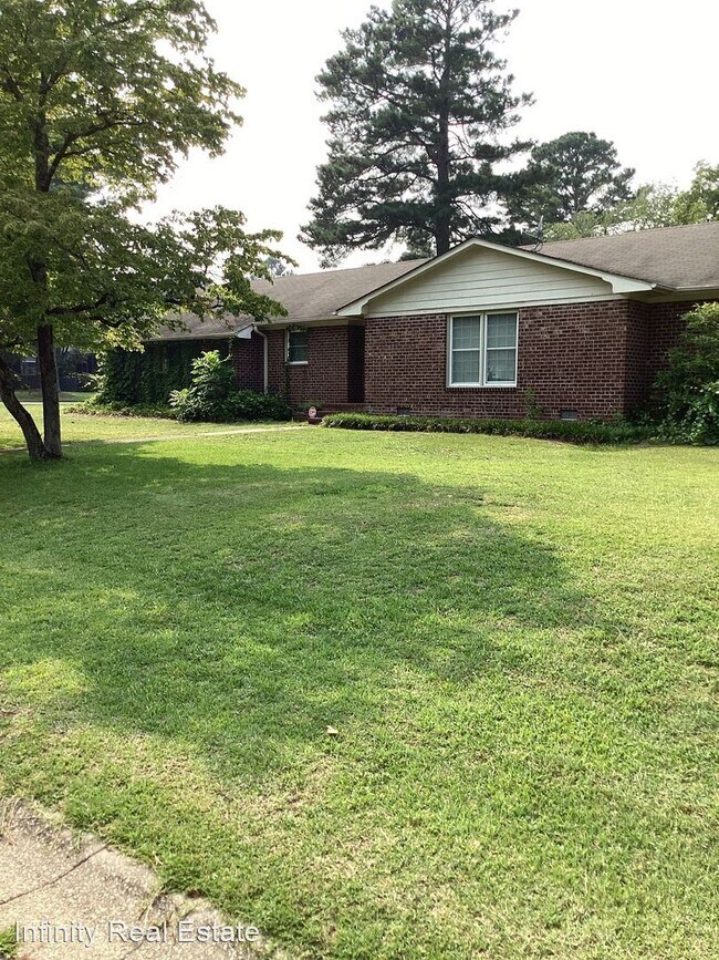 Building Photo - 3 br, 2 bath House - 718 Brougham Road