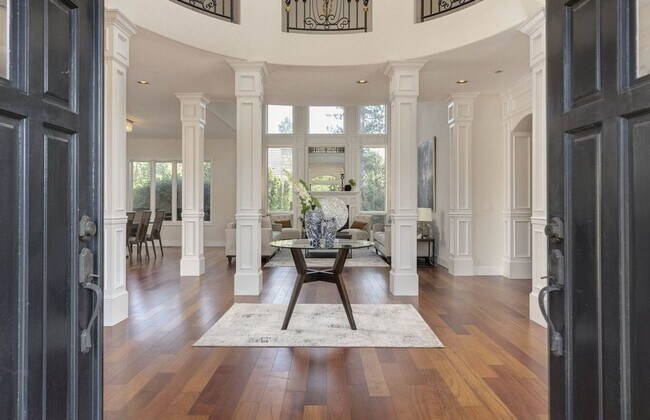 Building Photo - Stunning Mediterranean-style villa situate...