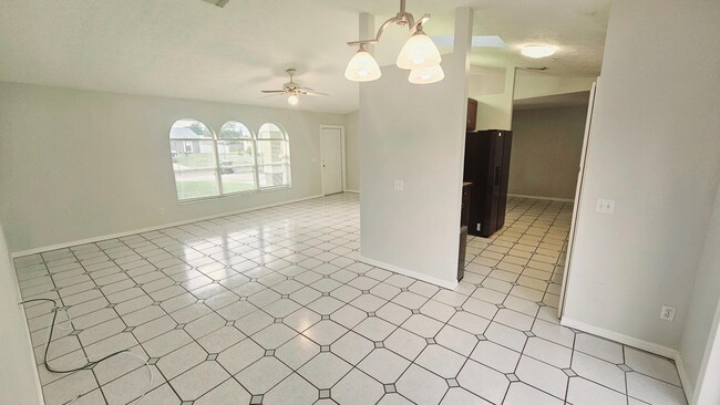 Foto del edificio - 2951 SW Romano Rd