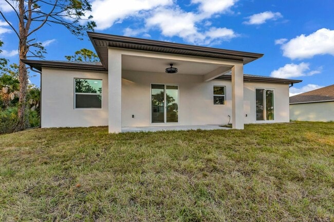 Building Photo - 3523 Samoa Ave