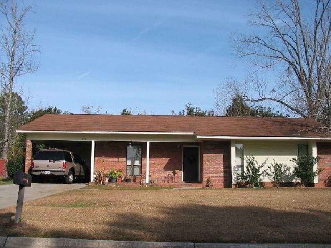 Foto principal - THREE BEDROOM, TWO BATH