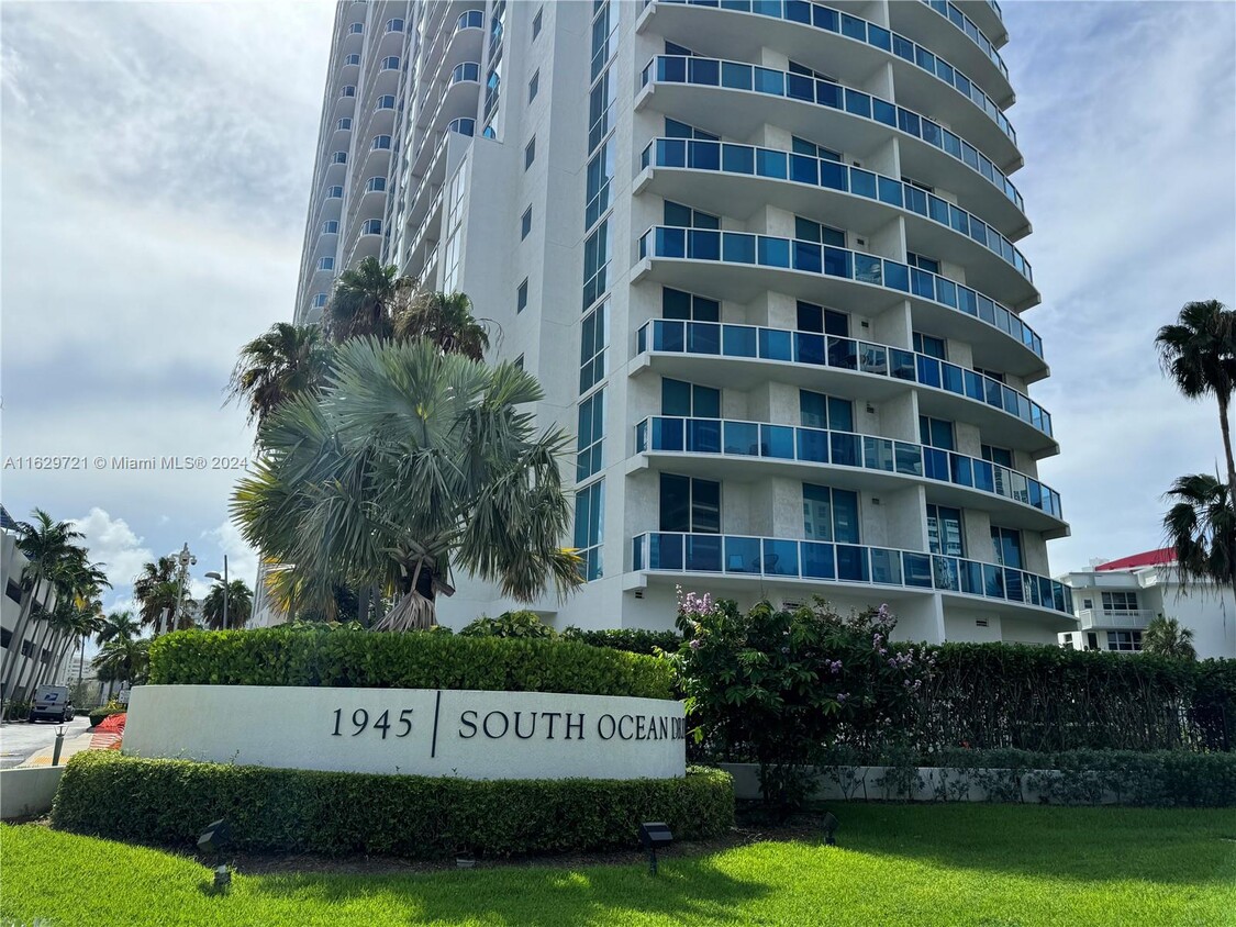 Foto principal - 1945 S Ocean Dr