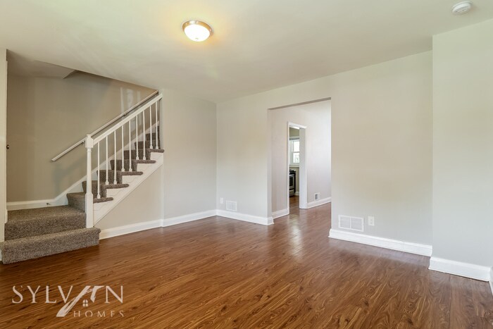 Primary Photo - Enjoy living the good life in this 3 bedro...