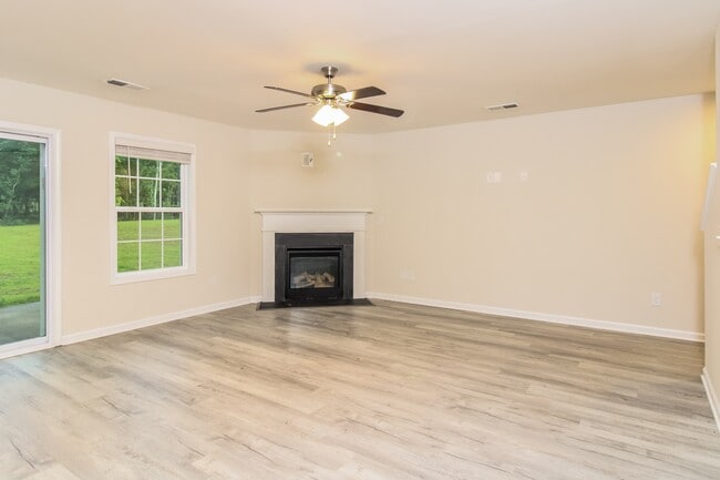 Foto del edificio - 120 Woodcote Dr