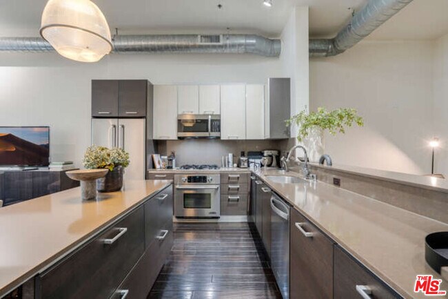 Foto del edificio - 13320 Beach Ave
