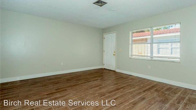 Building Photo - 2 br, 1 bath Apartment - 1019 Amble Lane