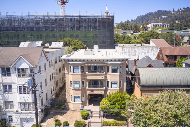 Foto del edificio - 2539 Durant Ave