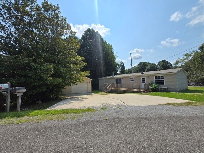 Building Photo - 258 Dartmoor Dr