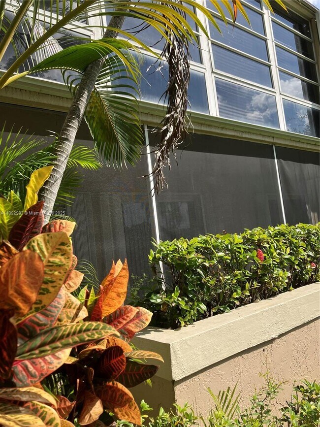Foto del edificio - 4780 NW 102nd Ave