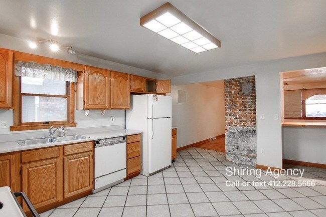 Building Photo - 502 Archer St