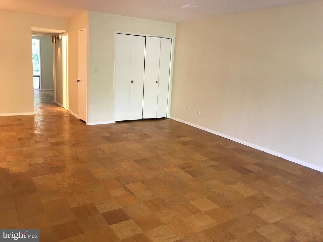7553 SPRING LAKE Dr Unit D2, BETHESDA, MD 20817 Apartment for Rent
