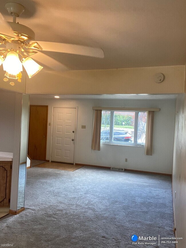 Building Photo - 2 br, 1 bath Townhome - 1913 New York Ave