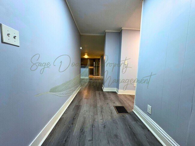 Foto del edificio - HUGE MASTER BEDROOM