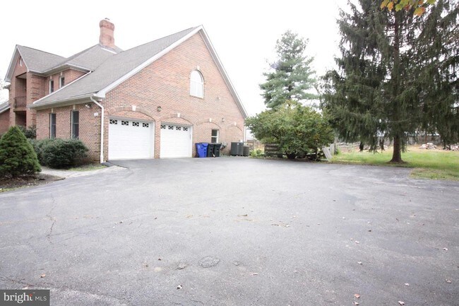 Building Photo - 13300 Wicklow Pl