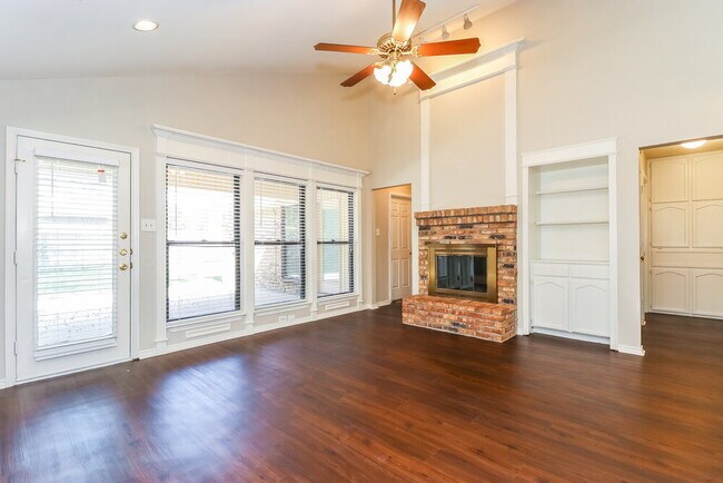 Foto del edificio - 3816 Ashley Ln