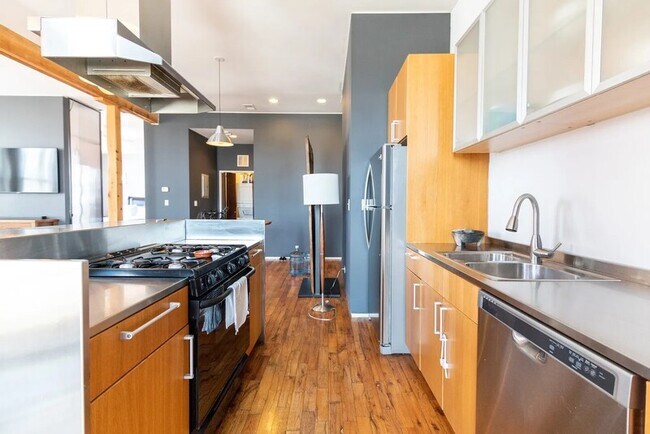 Foto del edificio - 3000 South Archer Avenue - 3R