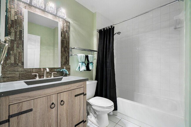 Foto del edificio - 4030 Laurelwood Ln