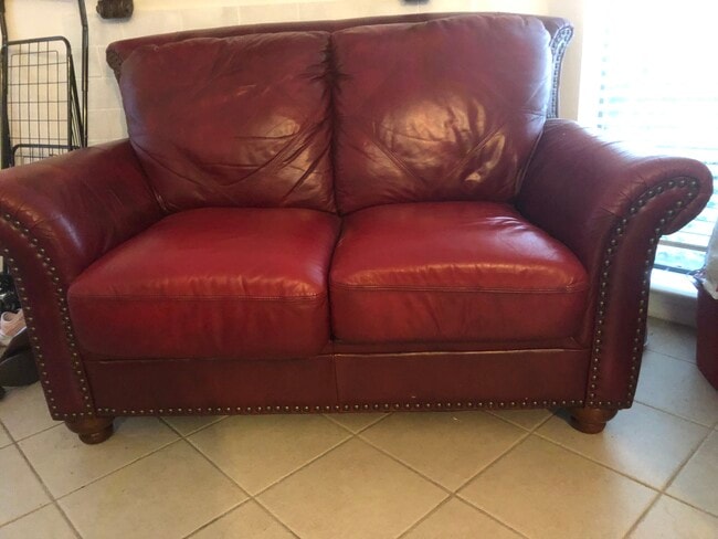 Sofá de dos plazas - 3121 Sondra Dr