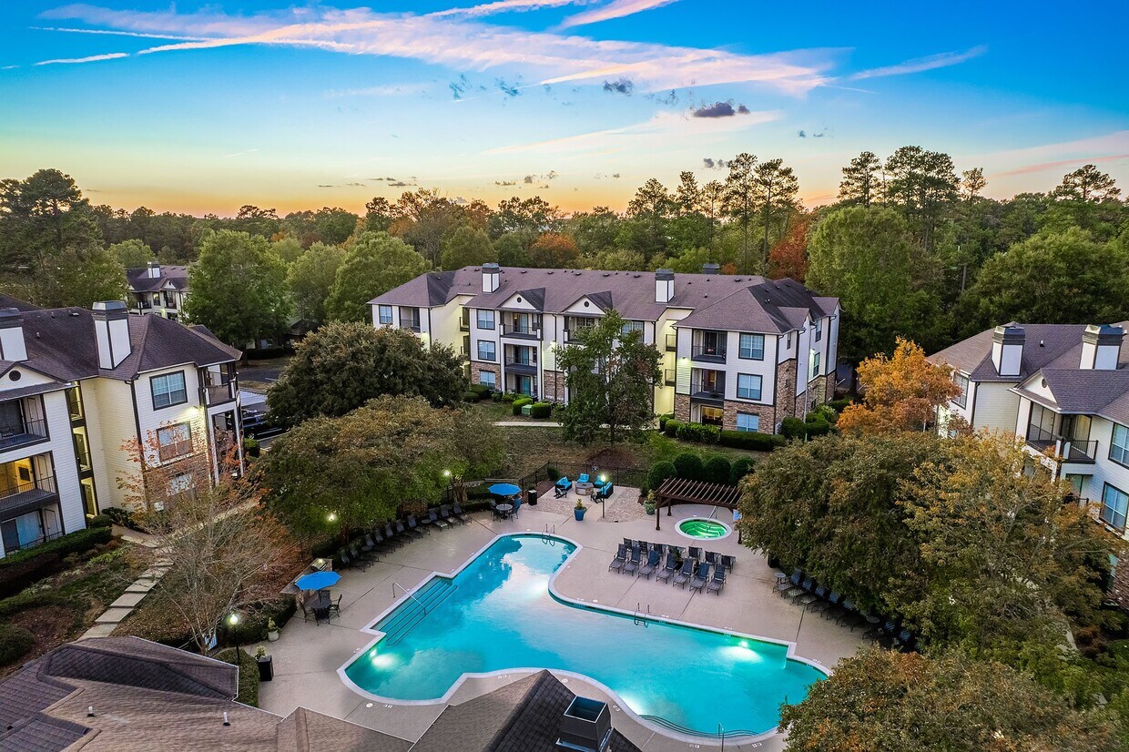 Marquis at Carmel Commons Apartments in Charlotte, NC