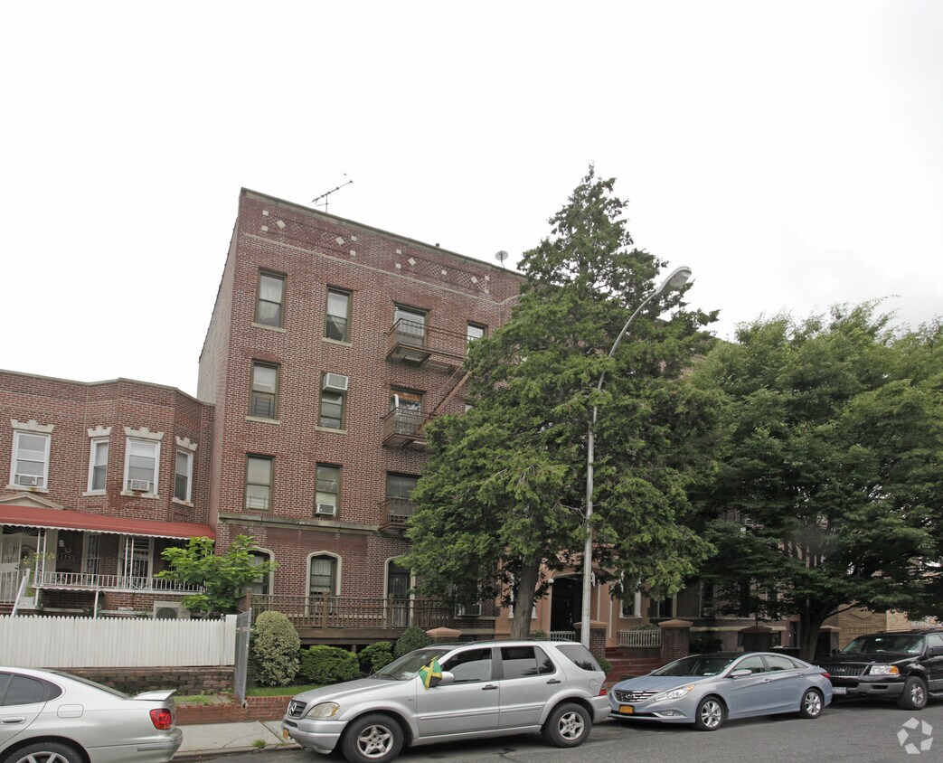 481 Crown Street Apartaments - 481 Crown St