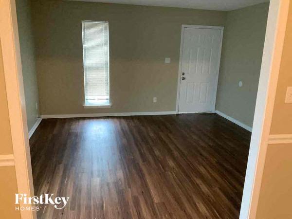 Foto del edificio - 6630 Windflower Ln