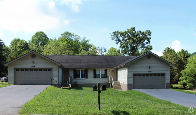 Building Photo - 523 Stoney Mountain Rd