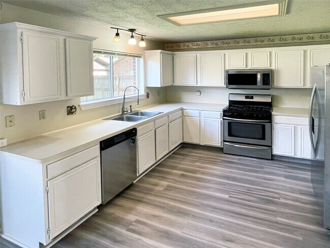 Building Photo - 2918 Colonel Ct Dr