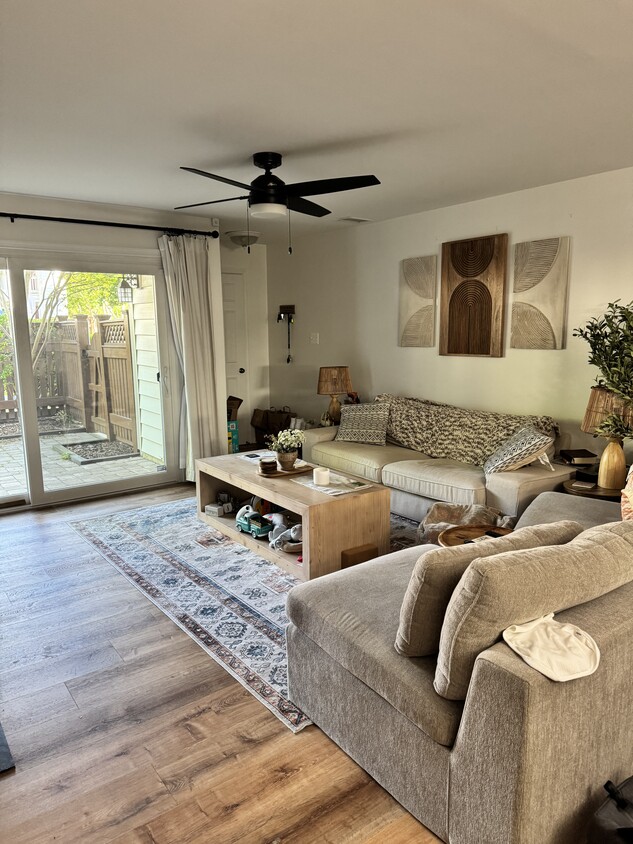 Living Space - 6103 Essex House Sq