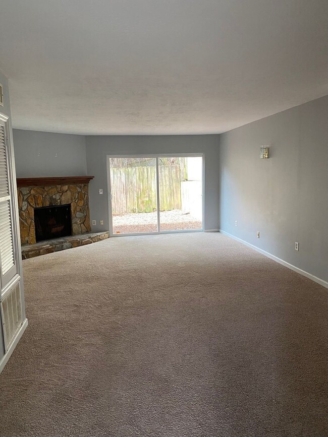 Foto del edificio - Forest Hills Racquet Club Rental Available...