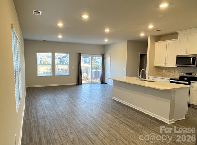 Foto del edificio - 5173 Brailey Cir