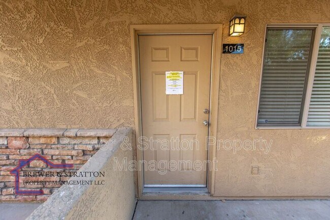 Building Photo - 303 N Miller Rd