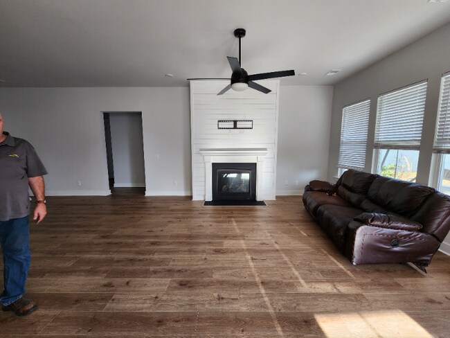 Foto del edificio - 112 Ashworth Dr