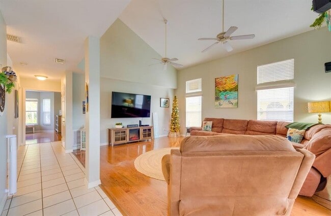 Building Photo - 7213 Tropical Dr