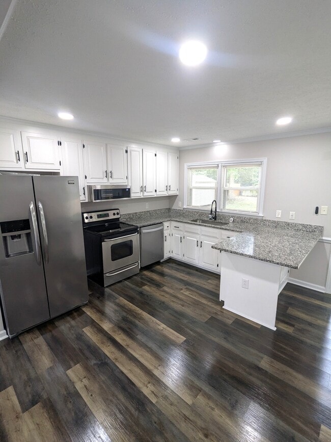 Foto del edificio - 107 Sandy Lake Dr