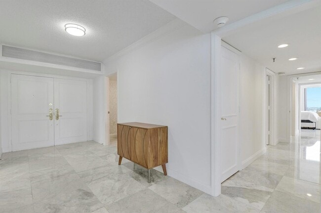 Foto del edificio - 5380 N Ocean Dr