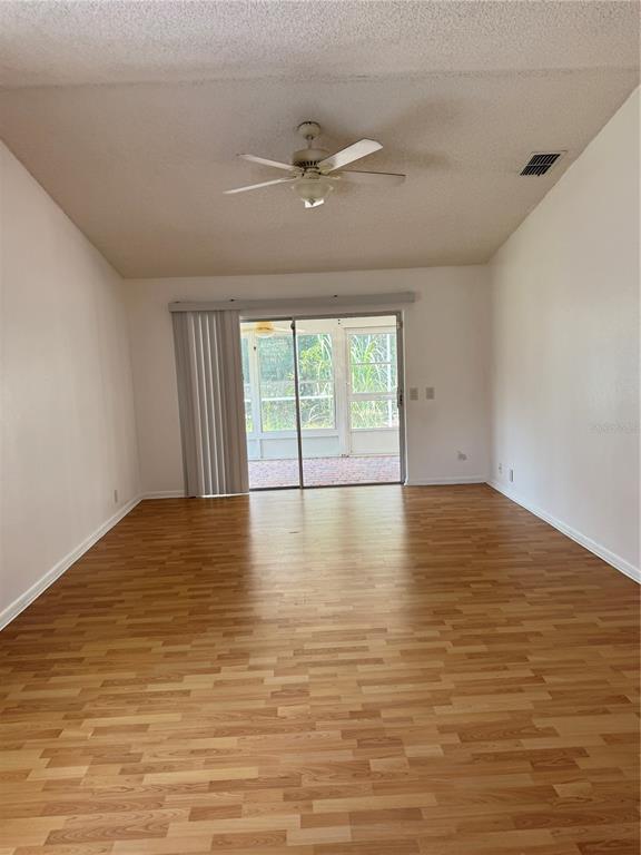Foto del edificio - 427 Greenfield Rd