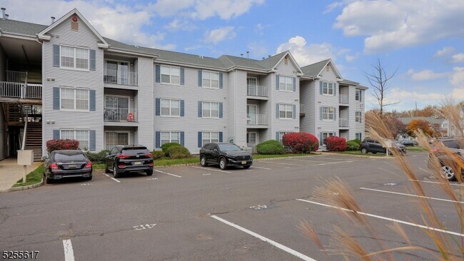 Building Photo - 424 Stratford Pl