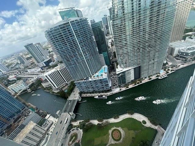 Building Photo - 475 Brickell Ave