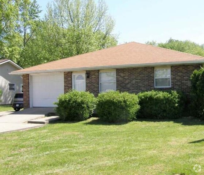 Apartments For Rent in New Burnside, IL with Extra Storage 1 Rentals