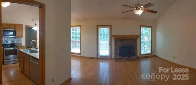 Foto del edificio - 3704 Wilshire Ln