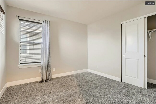 Foto del edificio - 10535 Rutledge St