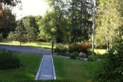 Sidewalk / parking on left side - 1870 Newfield Ave