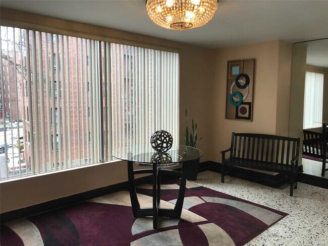 Building Photo - 141-05 Pershing Crescent