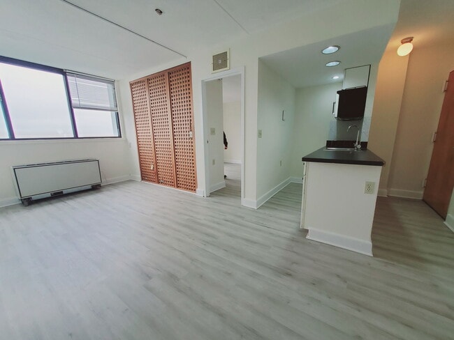 Foto del edificio - 60 Strawberry Hill Ave