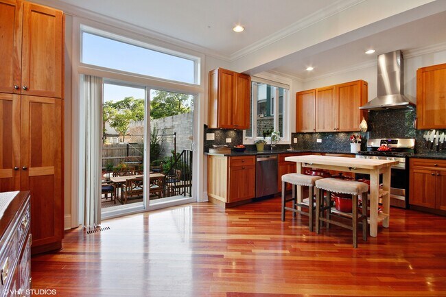 Foto del edificio - 3503 W Medill Ave