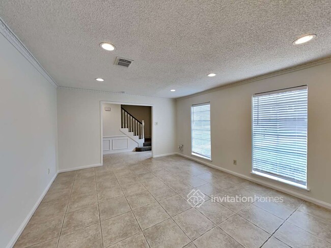 Foto del edificio - 5602 Pebble Springs Dr